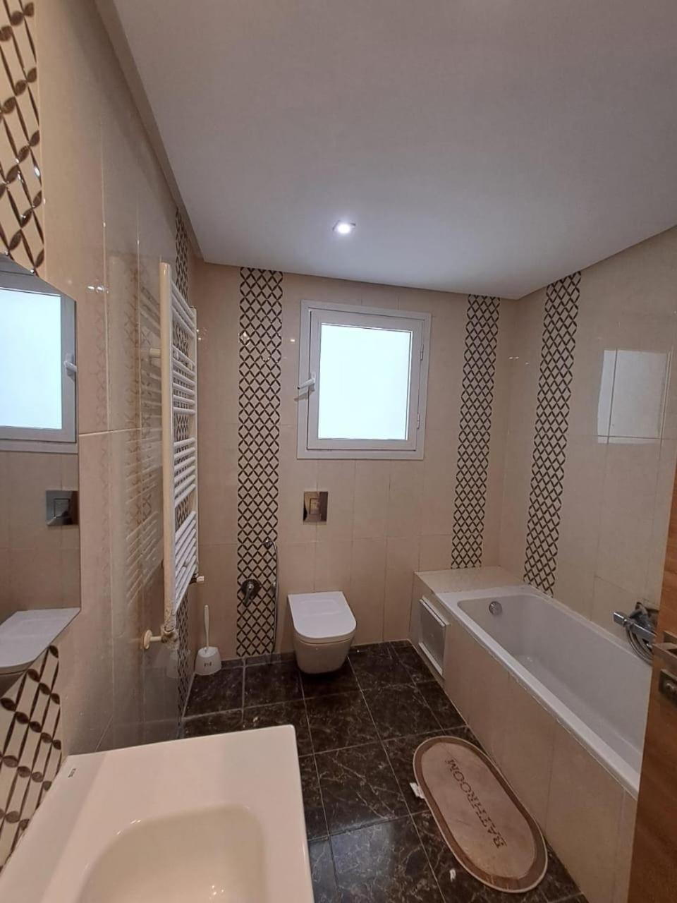 Joli S3 Jardin De Carthage * Tunis
