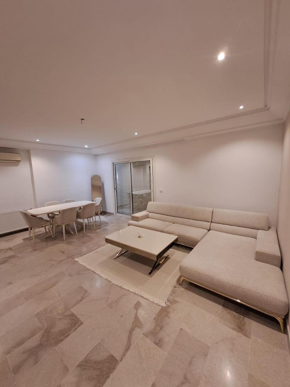 Joli S3 Jardin De Carthage * Tunis